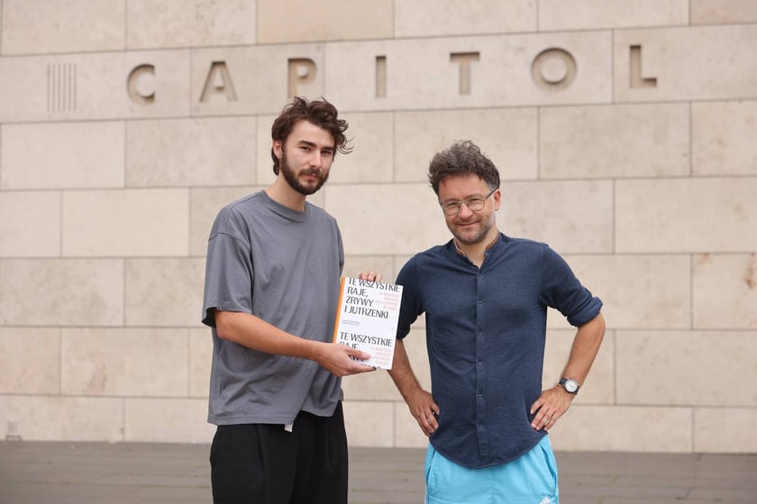Lech Moliński (z prawej) i Jerzy Wypych, autorzy książki &bdquo;Te wszystkie Raje, Zrywy i Jutrzenki. O małych kinach na Dolnym Śląsku&rdquo;