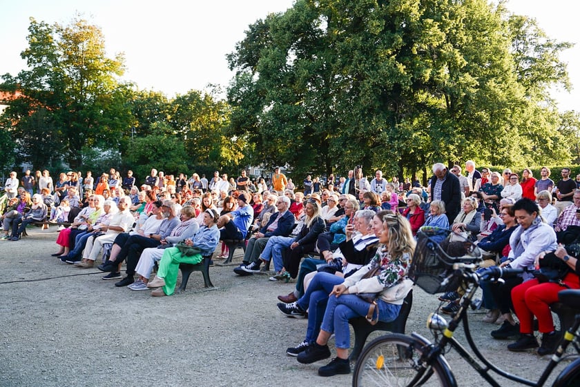 Koncert z cyklu Muzyczne Parki Wrocławia - Sępolno, Emose Uhunmwangho, 24 sierpnia