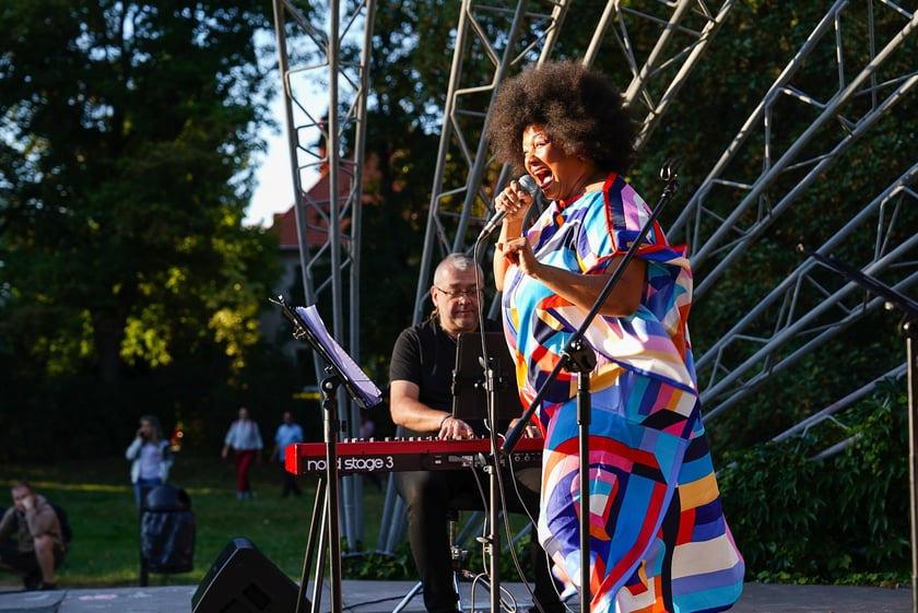 Koncert z cyklu Muzyczne Parki Wrocławia - Sępolno, Emose Uhunmwangho, 24 sierpnia