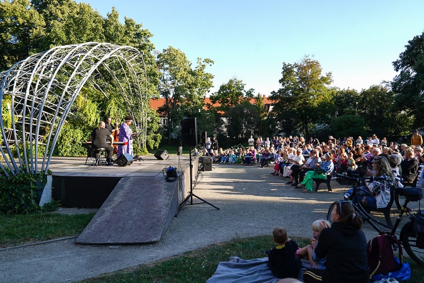 Koncert z cyklu Muzyczne Parki Wrocławia - Sępolno, Emose Uhunmwangho, 24 sierpnia