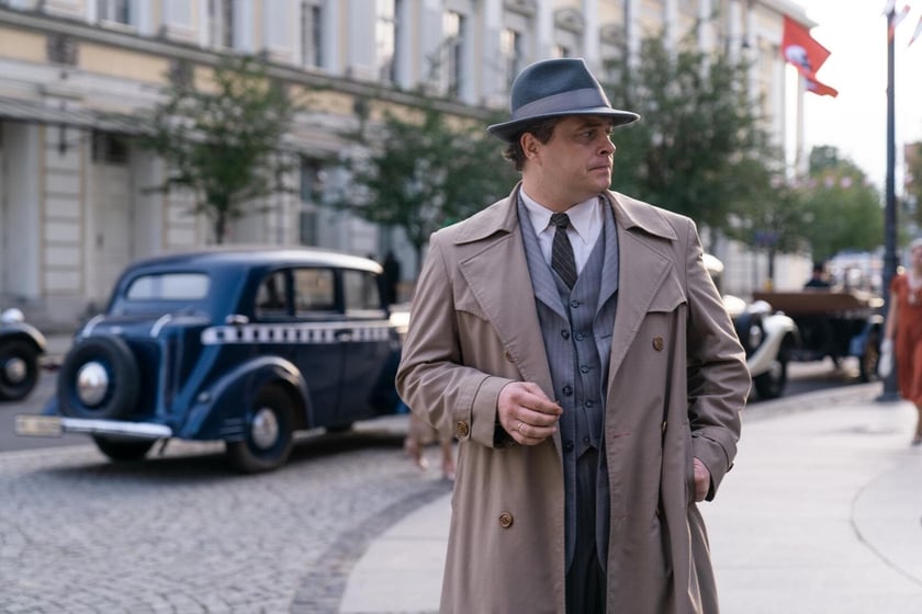 Serial &bdquo;Breslau&rdquo; kręcono we Wrocławiu &ndash; tu bohater przy Operze i Hotelu Monopol