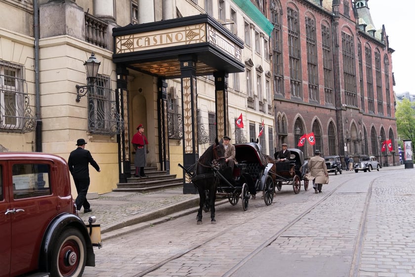 Serial &bdquo;Breslau&rdquo; kręcono we Wrocławiu &ndash; tu bohater na ul. Szajnochy