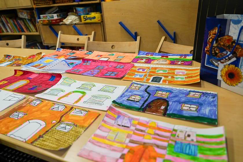 Warsztaty dla dzieci w CIM &bdquo;Nowe Łąki&rdquo; z udziałem Jakuba Plączkowskiego, wrocławskiego Nikifora