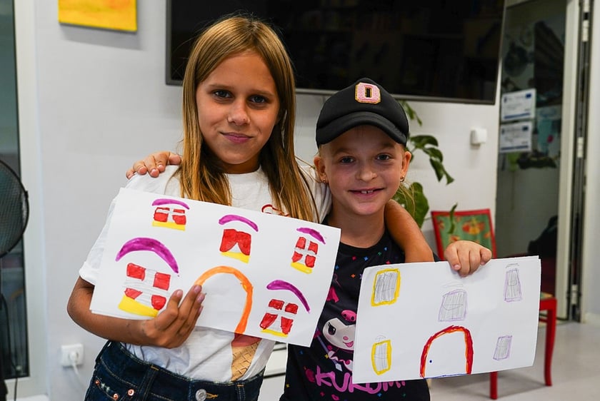 Warsztaty dla dzieci w CIM &bdquo;Nowe Łąki&rdquo; z udziałem Jakuba Plączkowskiego, wrocławskiego Nikifora