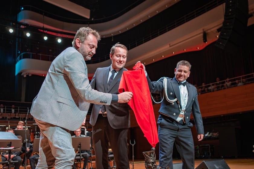 Koncert jubileuszowy na 75-lecie Orkiestry Reprezentacyjnej Wojsk Lądowych w NFM i odsłonięcie krasnala Fanfarka