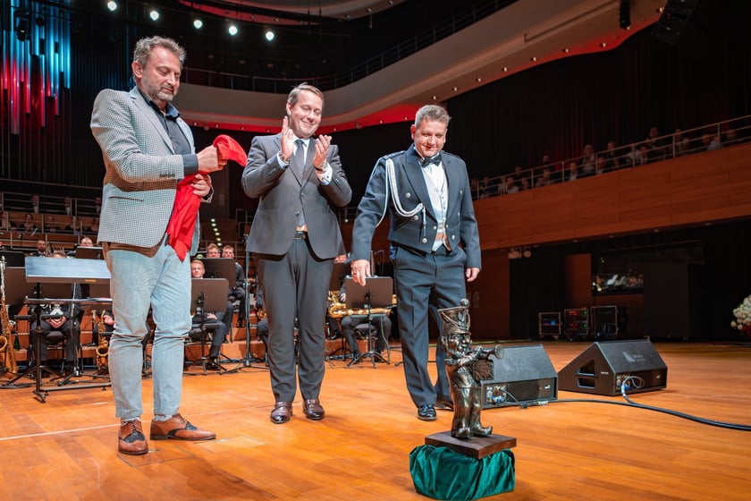 Koncert jubileuszowy na 75-lecie Orkiestry Reprezentacyjnej Wojsk Lądowych w NFM i odsłonięcie krasnala Fanfarka