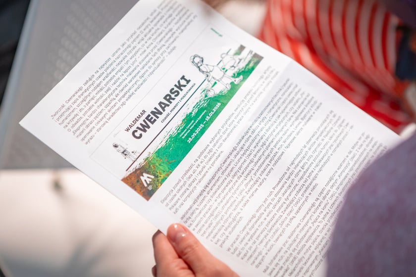 Wystawa poświęcona Waldemarowi Cwenarskiemu w Pawilonie Czterech Kopuł tuż przed otwarciem