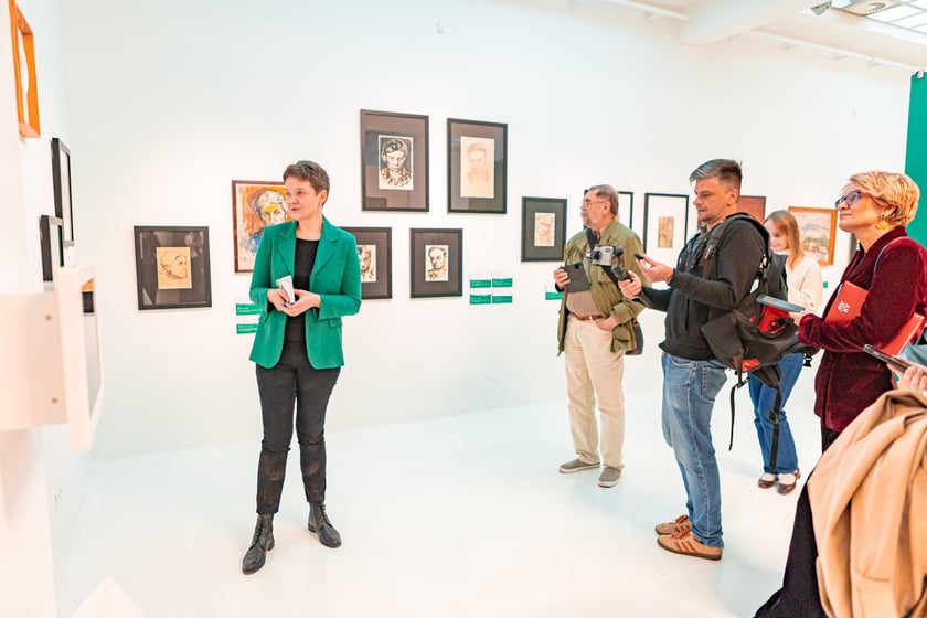 Wystawa poświęcona Waldemarowi Cwenarskiemu w Pawilonie Czterech Kopuł tuż przed otwarciem