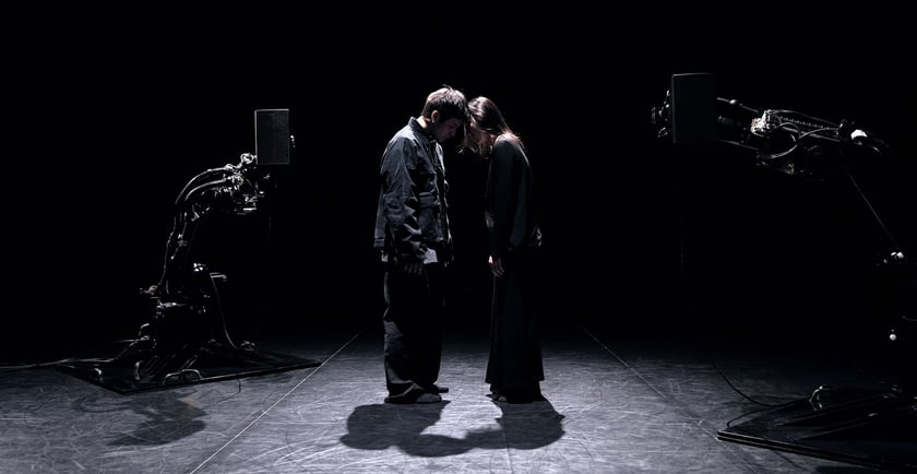 Spektakl z robotami w wykonaniu Huang Yi