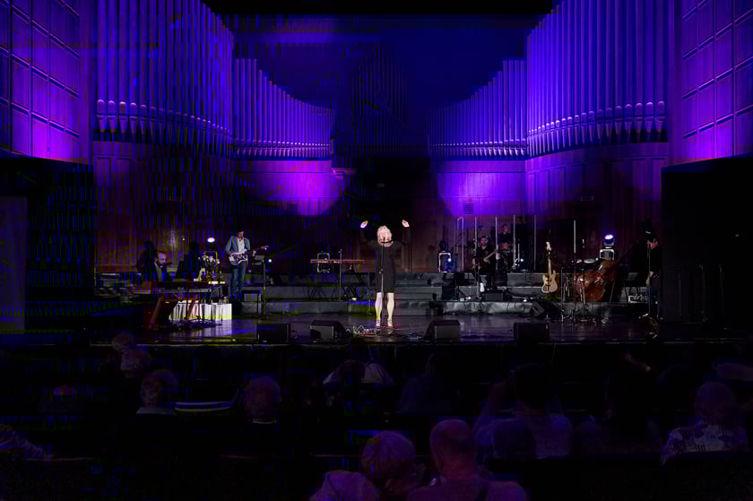 III edycja Og&oacute;lnopolskiego Senioralnego Festiwalu Piosenki Artystycznej w ramach Wrocławskich Dni Seniora - koncert finałowy