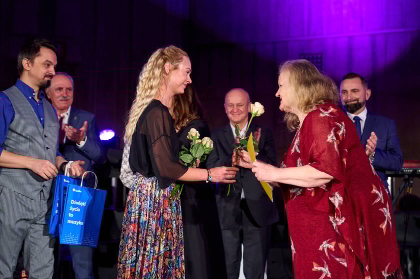 III edycja Og&oacute;lnopolskiego Senioralnego Festiwalu Piosenki Artystycznej w ramach Wrocławskich Dni Seniora - koncert finałowy