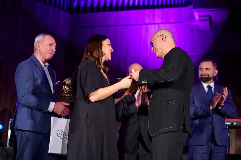 III edycja Og&oacute;lnopolskiego Senioralnego Festiwalu Piosenki Artystycznej w ramach Wrocławskich Dni Seniora - koncert finałowy