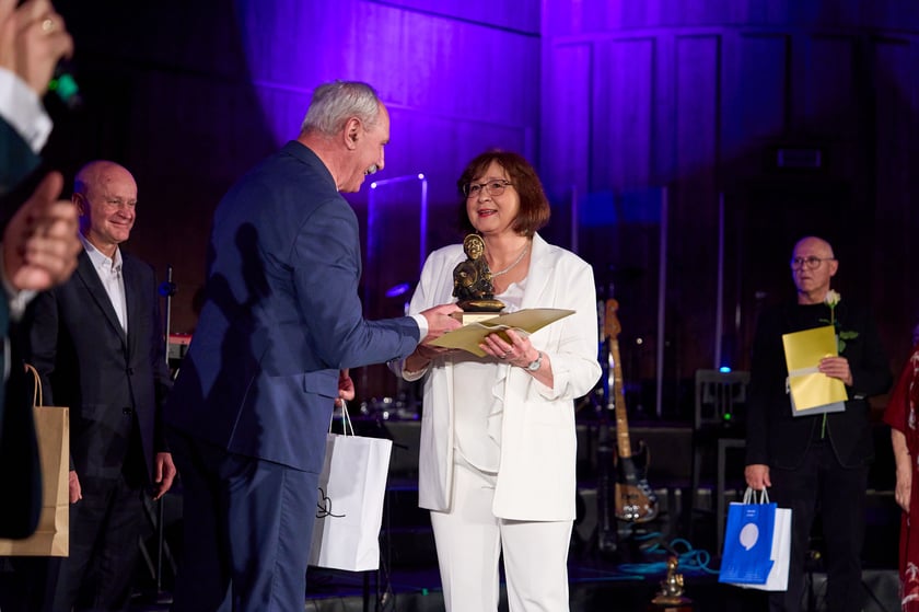 III edycja Og&oacute;lnopolskiego Senioralnego Festiwalu Piosenki Artystycznej w ramach Wrocławskich Dni Seniora - koncert finałowy