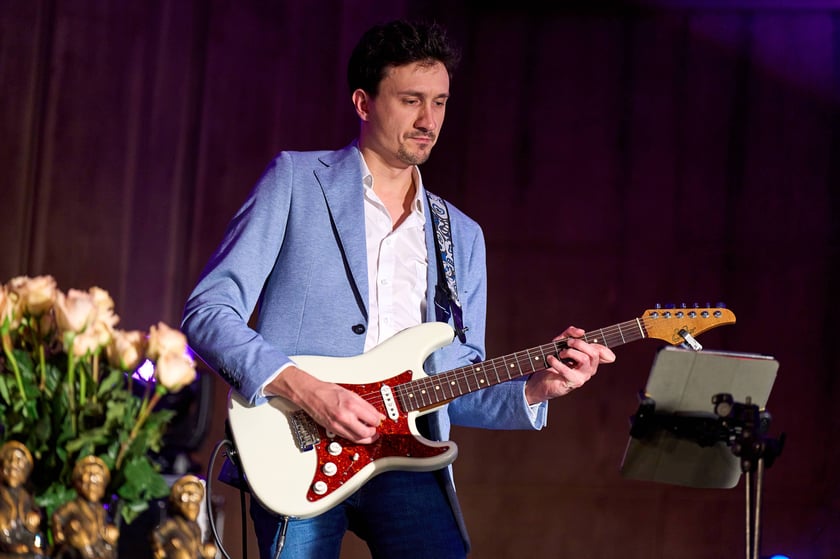 III edycja Og&oacute;lnopolskiego Senioralnego Festiwalu Piosenki Artystycznej w ramach Wrocławskich Dni Seniora - koncert finałowy