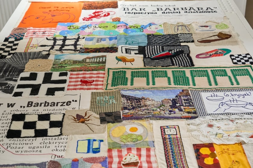 Fragmenty tkaniny artystycznej, kt&oacute;ra od 29 października ozdobi ścianę w Barbarze