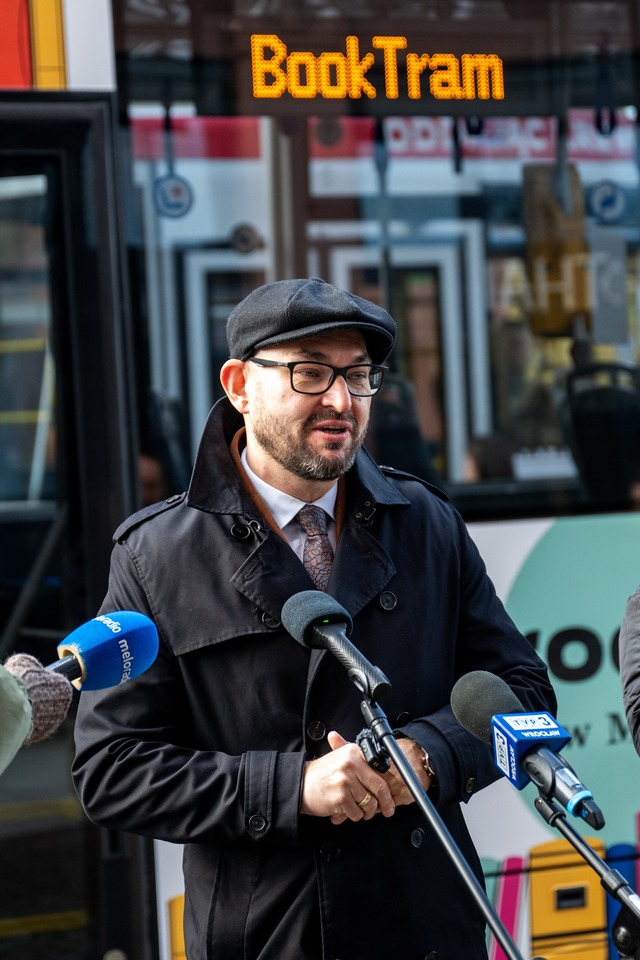 Nowa akcja promującą czytelnictwo &ndash; &bdquo;Wrocław czyta&rdquo; &ndash; Witold Woźny, prezes MPK Wrocław