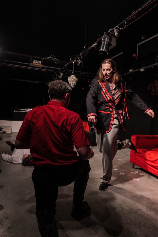 Na zdjęciu aktorzy Teatru Ekstrawersja w spektaklu &bdquo;Tango&rdquo; Sławomira Mrożka