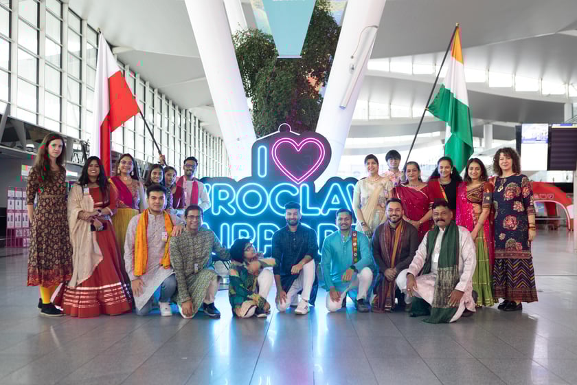 Obchody Święta Diwali na lotnisku we Wrocławiu, 2 listopada 2025