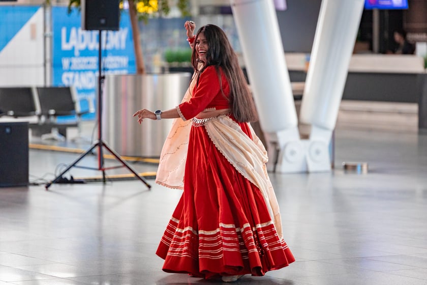 Obchody Święta Diwali na lotnisku we Wrocławiu, 2 listopada 2025