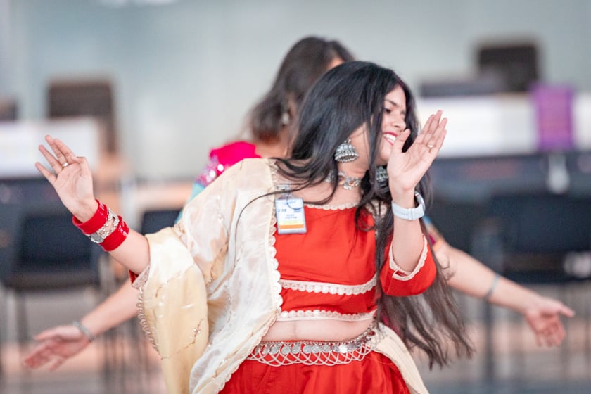 Obchody Święta Diwali na lotnisku we Wrocławiu, 2 listopada 2025