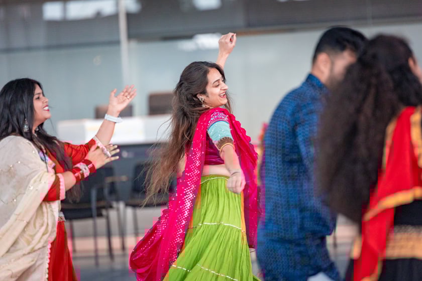 Obchody Święta Diwali na lotnisku we Wrocławiu, 2 listopada 2025