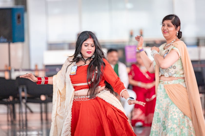 Obchody Święta Diwali na lotnisku we Wrocławiu, 2 listopada 2025