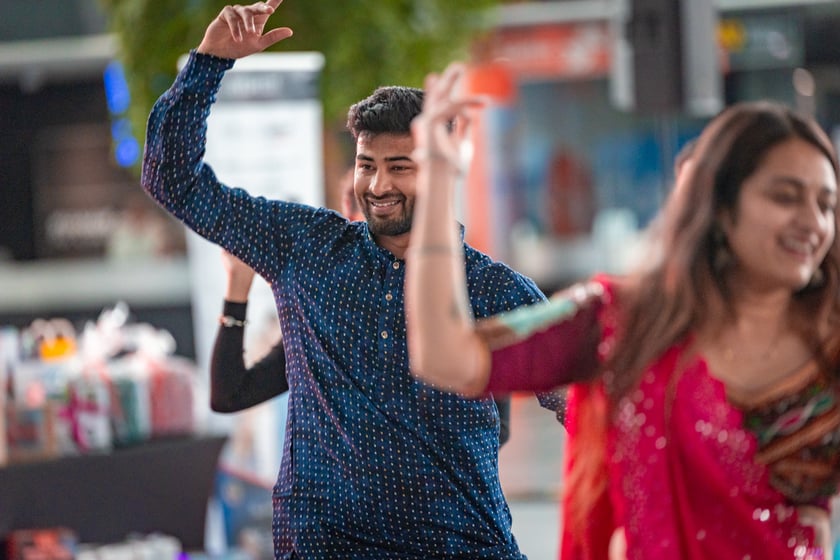 Obchody Święta Diwali na lotnisku we Wrocławiu, 2 listopada 2025