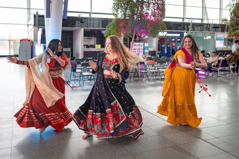 Obchody Święta Diwali na lotnisku we Wrocławiu, 2 listopada 2025