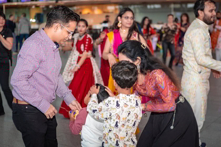 Obchody Święta Diwali na lotnisku we Wrocławiu, 2 listopada 2025