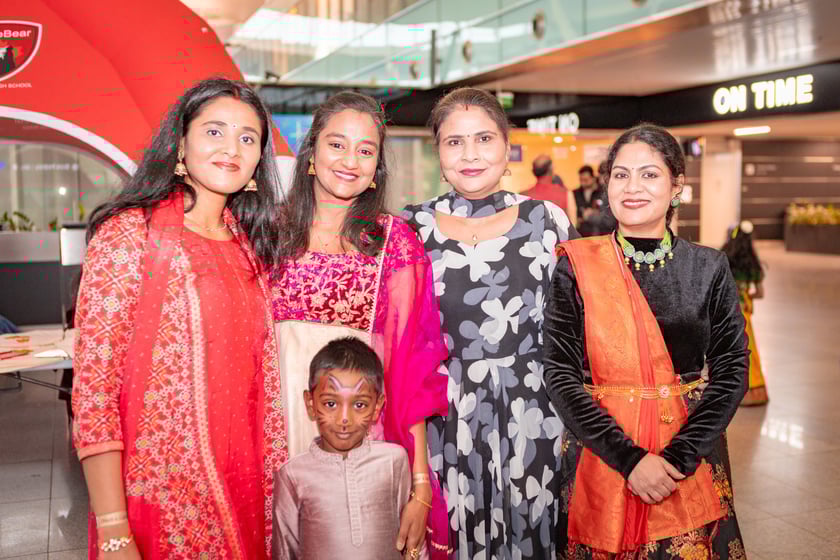 Obchody Święta Diwali na lotnisku we Wrocławiu, 2 listopada 2025