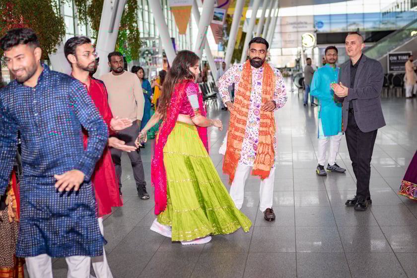 Obchody Święta Diwali na lotnisku we Wrocławiu, 2 listopada 2025
