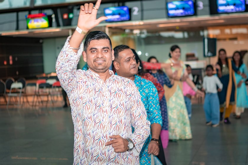 Obchody Święta Diwali na lotnisku we Wrocławiu, 2 listopada 2025