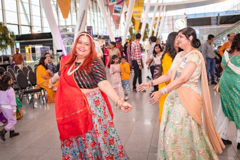 Obchody Święta Diwali na lotnisku we Wrocławiu, 2 listopada 2025