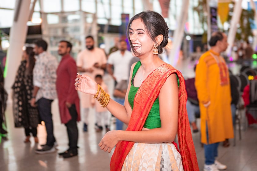Obchody Święta Diwali na lotnisku we Wrocławiu, 2 listopada 2025