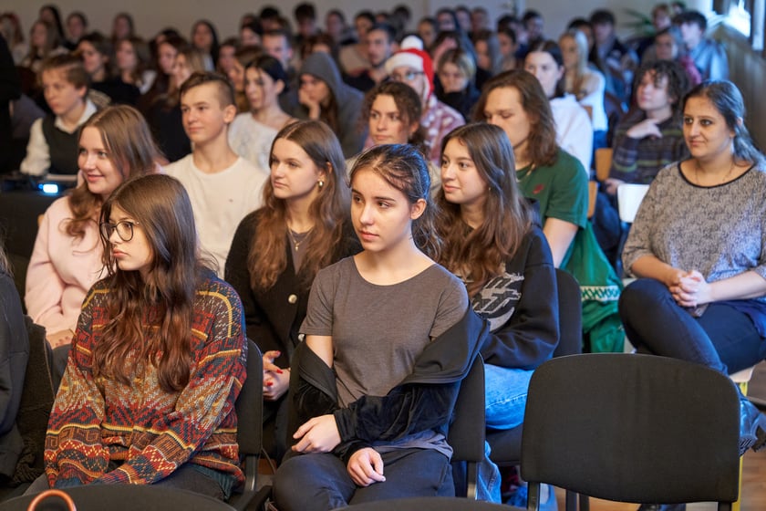 Kolędowanie w IV Liceum Ogólnokształcącym we Wrocławiu