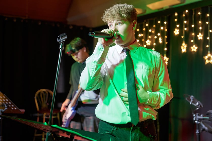 Kolędowanie w IV Liceum Ogólnokształcącym we Wrocławiu