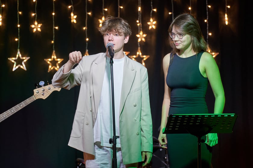 Kolędowanie w IV Liceum Ogólnokształcącym we Wrocławiu