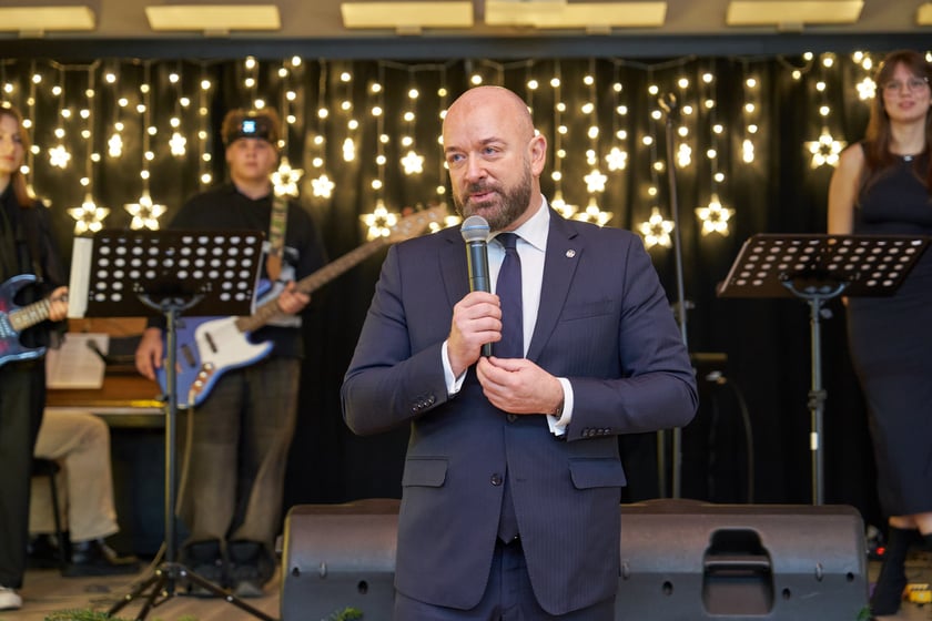 Kolędowanie w IV Liceum Ogólnokształcącym we Wrocławiu