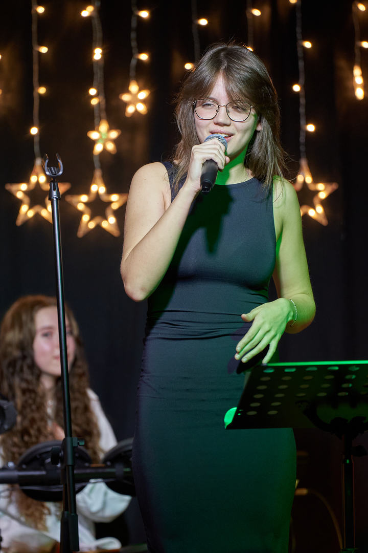 Kolędowanie w IV Liceum Ogólnokształcącym we Wrocławiu