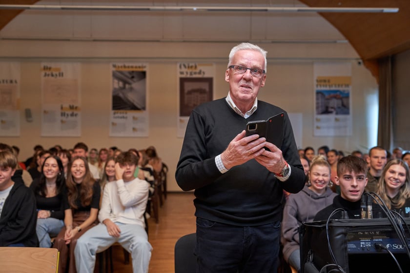 Kolędowanie w IV Liceum Ogólnokształcącym we Wrocławiu