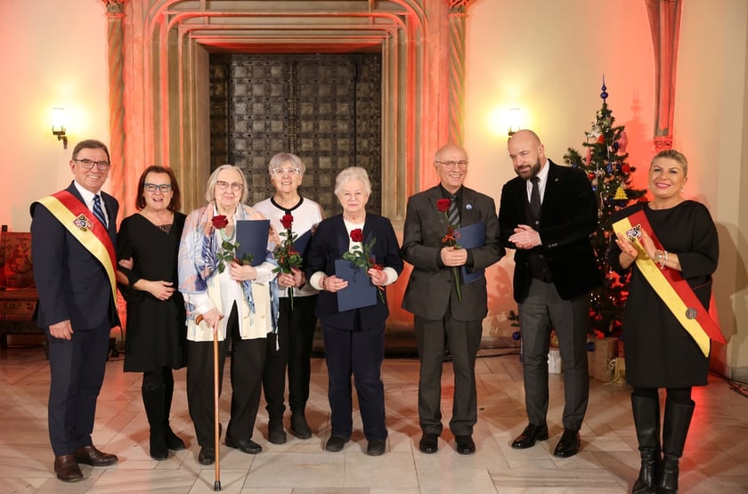 Uroczystość we wrocławskim starym Ratuszu, podczas której podziękowania za pracę na rzecz seniorów odebrało ponad 30 zaangażowanych społecznie wrocławian i wrocławianek.