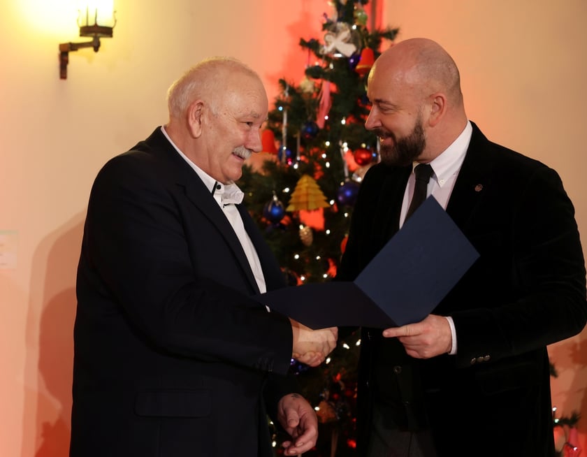 Uroczystość we wrocławskim starym Ratuszu, podczas której podziękowania za pracę na rzecz seniorów odebrało ponad 30 zaangażowanych społecznie wrocławian i wrocławianek.