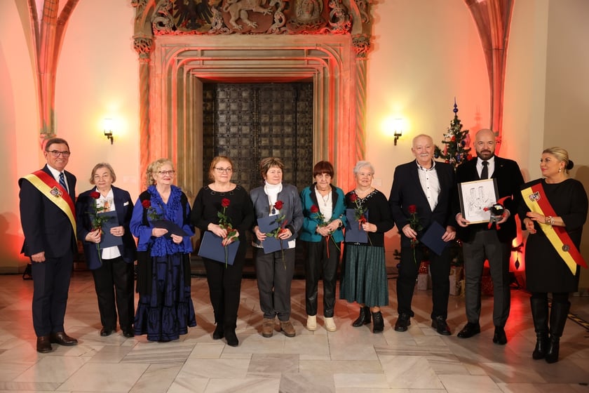 Uroczystość we wrocławskim starym Ratuszu, podczas której podziękowania za pracę na rzecz seniorów odebrało ponad 30 zaangażowanych społecznie wrocławian i wrocławianek.