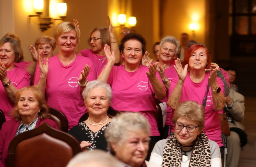 Uroczystość we wrocławskim starym Ratuszu, podczas której podziękowania za pracę na rzecz seniorów odebrało ponad 30 zaangażowanych społecznie wrocławian i wrocławianek.