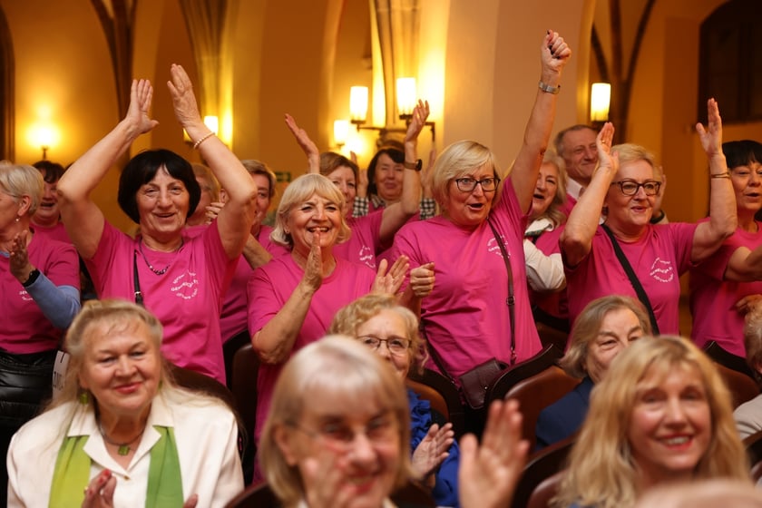 Uroczystość we wrocławskim starym Ratuszu, podczas której podziękowania za pracę na rzecz seniorów odebrało ponad 30 zaangażowanych społecznie wrocławian i wrocławianek.