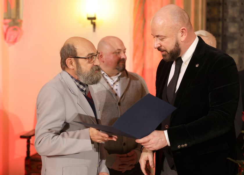 Uroczystość we wrocławskim starym Ratuszu, podczas której podziękowania za pracę na rzecz seniorów odebrało ponad 30 zaangażowanych społecznie wrocławian i wrocławianek.