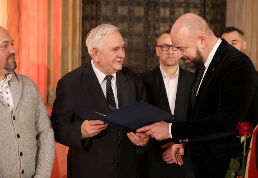 Uroczystość we wrocławskim starym Ratuszu, podczas której podziękowania za pracę na rzecz seniorów odebrało ponad 30 zaangażowanych społecznie wrocławian i wrocławianek.