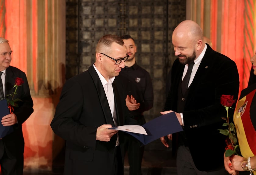 Uroczystość we wrocławskim starym Ratuszu, podczas której podziękowania za pracę na rzecz seniorów odebrało ponad 30 zaangażowanych społecznie wrocławian i wrocławianek.