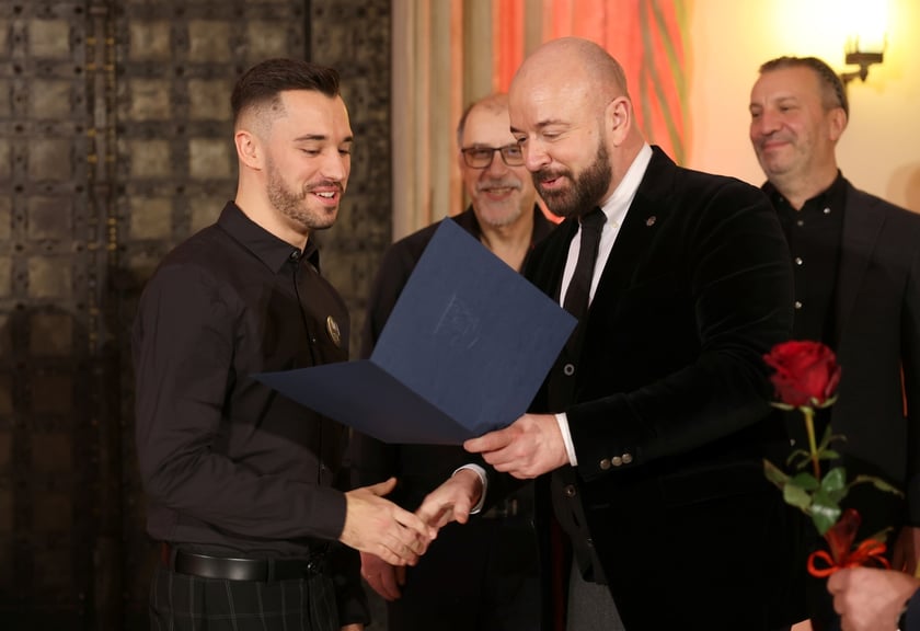 Uroczystość we wrocławskim starym Ratuszu, podczas której podziękowania za pracę na rzecz seniorów odebrało ponad 30 zaangażowanych społecznie wrocławian i wrocławianek.