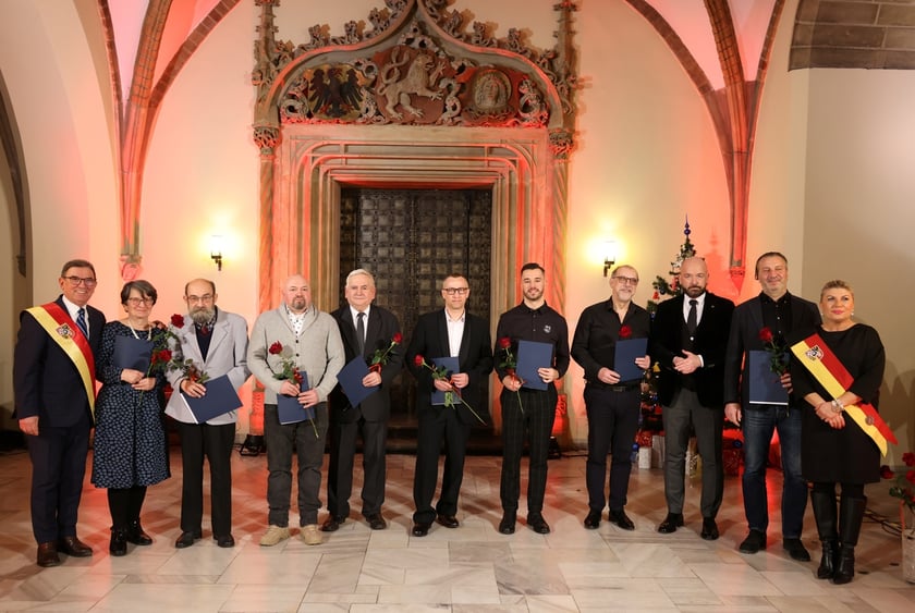 Uroczystość we wrocławskim starym Ratuszu, podczas której podziękowania za pracę na rzecz seniorów odebrało ponad 30 zaangażowanych społecznie wrocławian i wrocławianek.